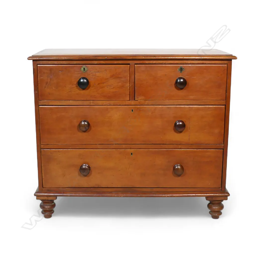 A New Zealand c.1860 kauri chest of drawers, Image 1++